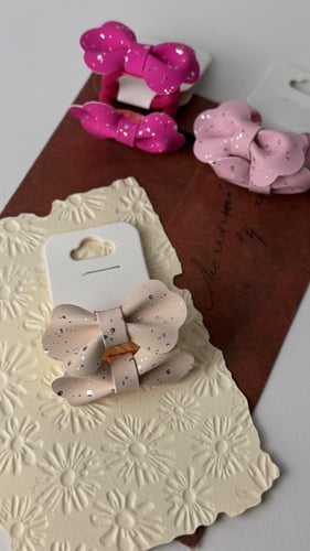 بكلات جلد لون فوشي