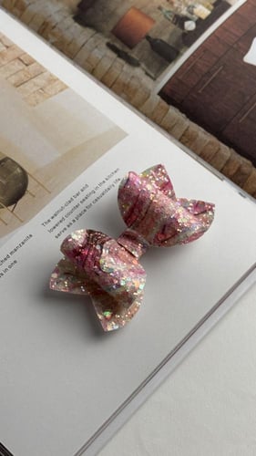 توكة جلد لامع تدرج اللون الوردي مموج