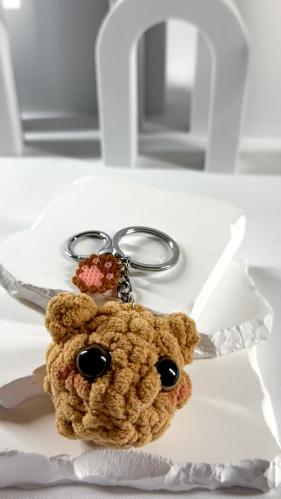 ميدالية بني شخصية كرتونية