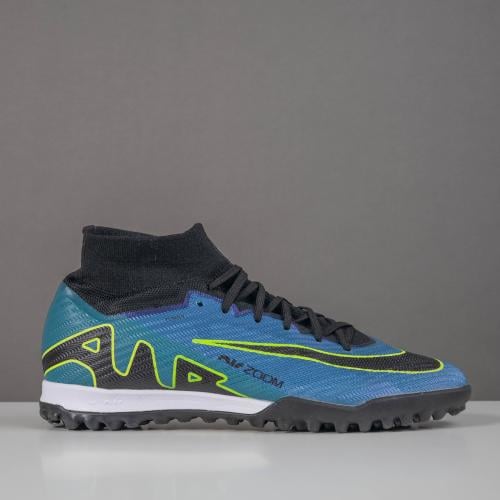 جزمة كرة قدم Nike