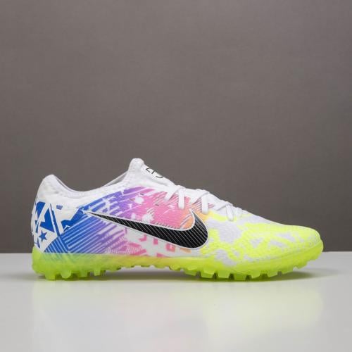 جزمة كرة قدم Nike