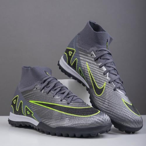 جزمة كرة قدم Nike