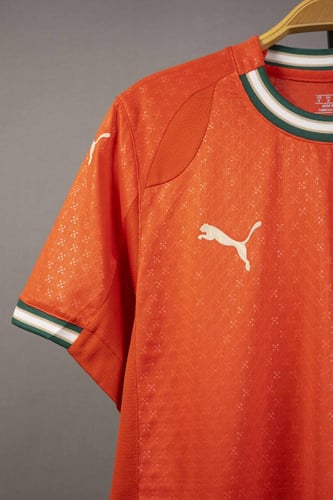 طقم البرتغال الاساسي 2026/2025