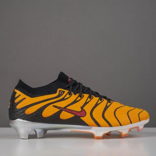 جزمة كرة قدم Nike