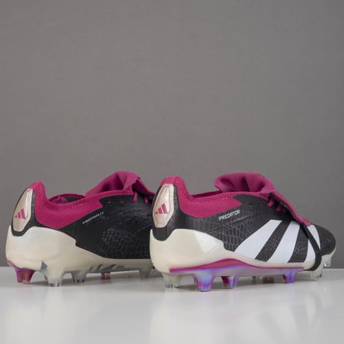 جزمة كرة قدم Adidas