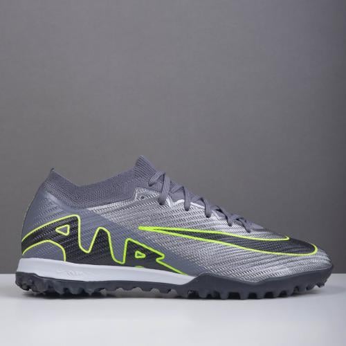 جزمة كرة قدم Nike