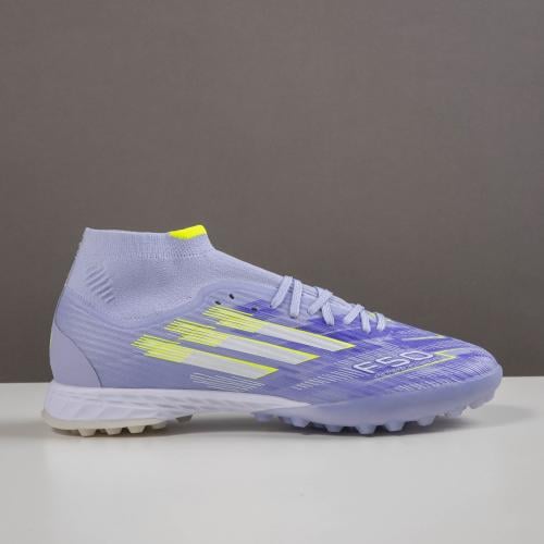جزمة كرة قدم Adidas
