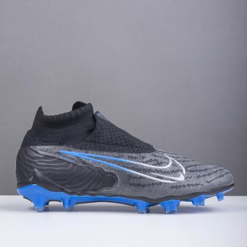 جزمة كرة قدم Nike