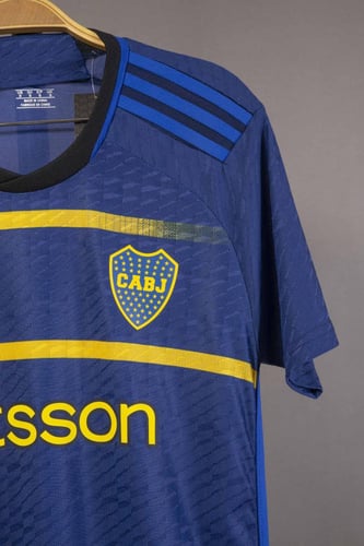 طقم بوكا جونيورز الاساسي 2026/2025