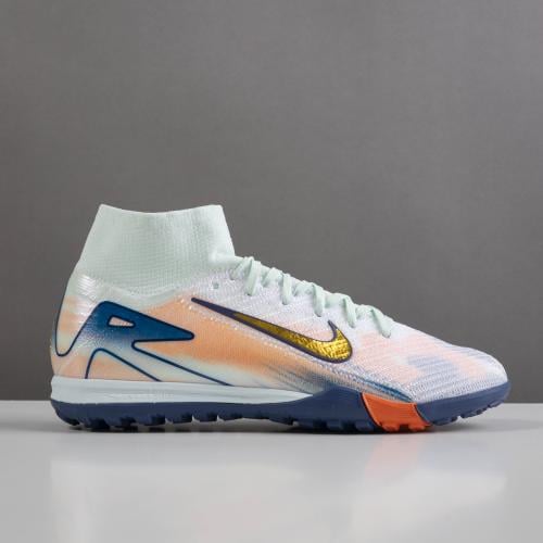 جزمة كرة قدم Nike