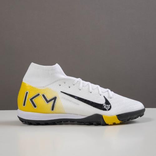 جزمة كرة قدم Nike