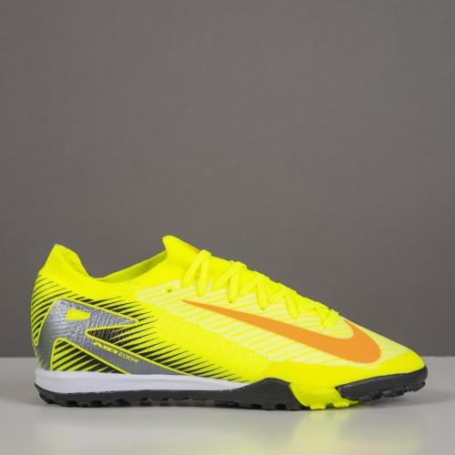 جزمة كرة قدم Nike