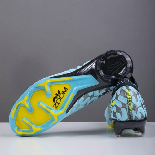 جزمة كرة قدم Nike