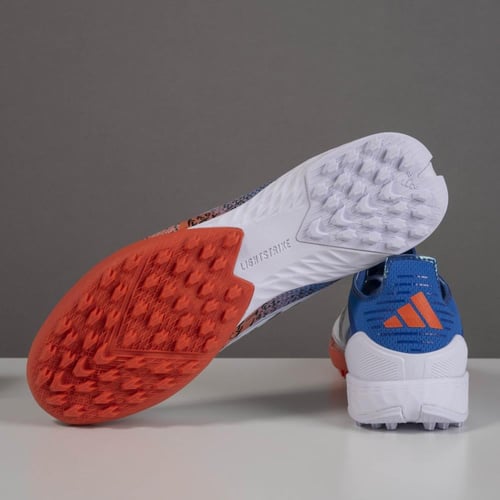 جزمة كرة قدم Adidas