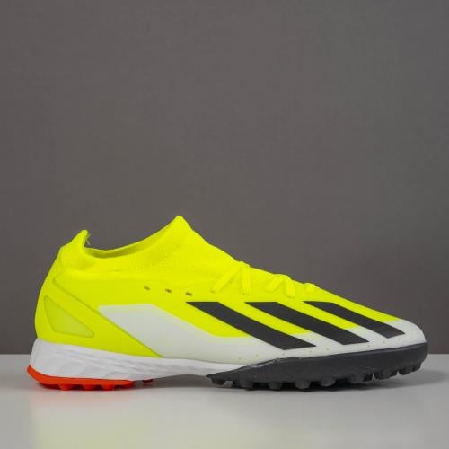 جزمة كرة قدم Adidas