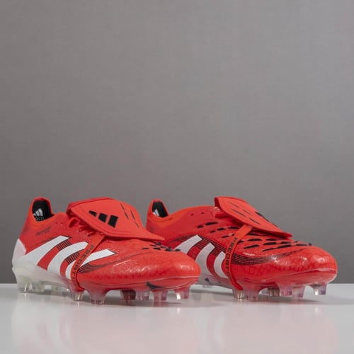 جزمة كرة قدم Adidas