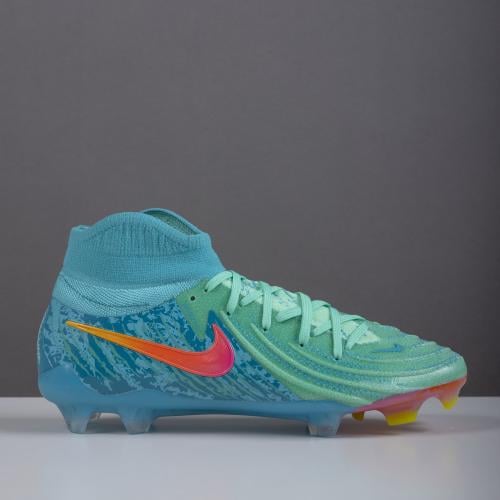 جزمة كرة قدم Nike