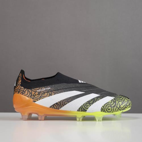 جزمة كرة قدم Adidas