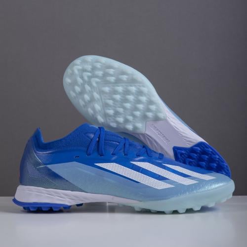 جزمة كرة قدم Adidas