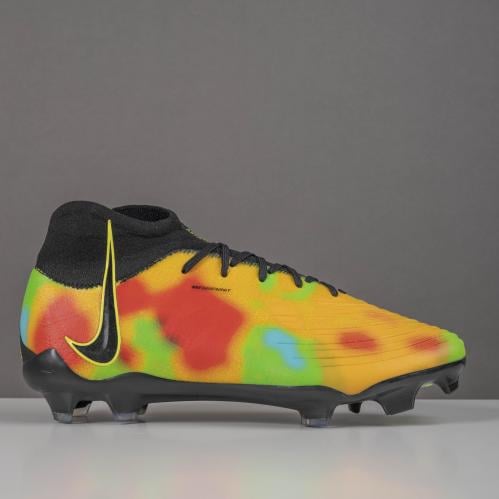 جزمة كرة قدم Nike