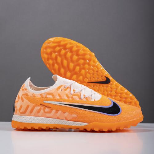 جزمة كرة قدم Nike