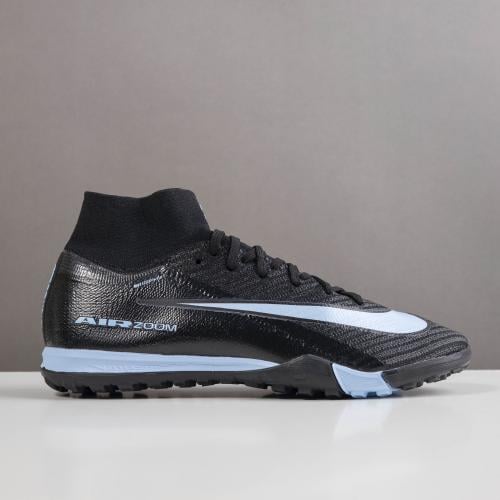جزمة كرة قدم Nike