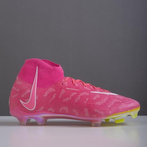 جزمة كرة قدم Nike