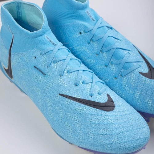 جزمة كرة قدم Nike