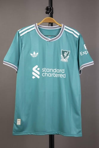 طقم ليفربول الاخضر 2025/2026