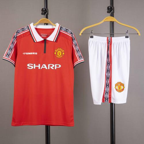 طقم مانشستر يونايتدالكلاسيك 1998/ 1999