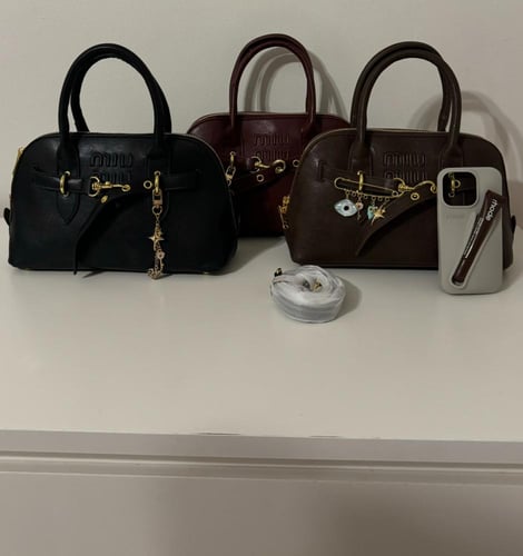 miu miu aventure medium