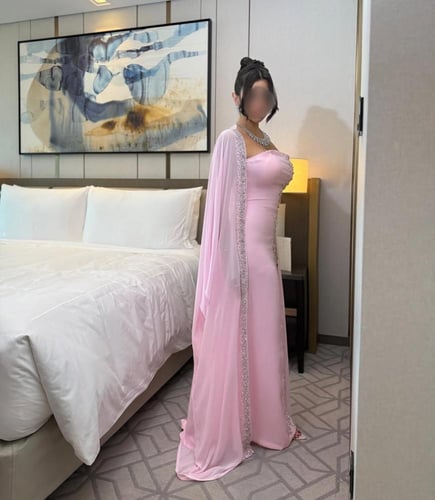 فستان باربي بالتطريز اليدوي