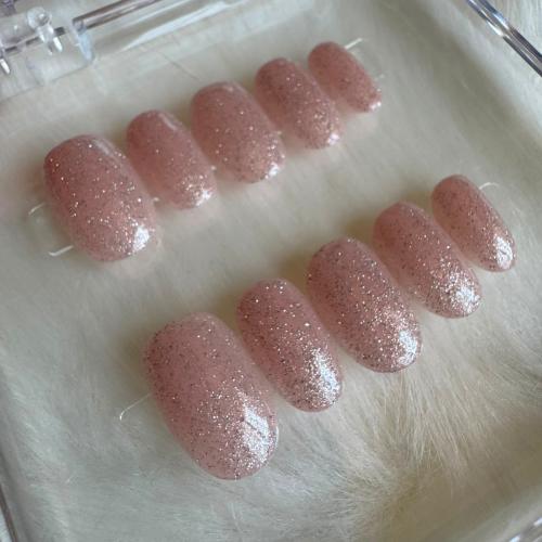 - 42- Maldives Pearl glitry