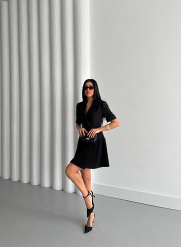 فستان نسائي قصير بكسر رسمي