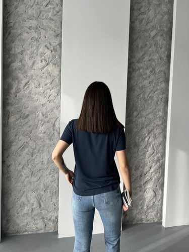 بلوزة نسائية قطن بياقة V