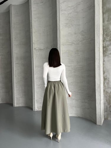 تنورة نسائية طويلة واسعة بيج