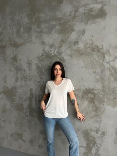 بلوزة نسائية قطن بياقة V