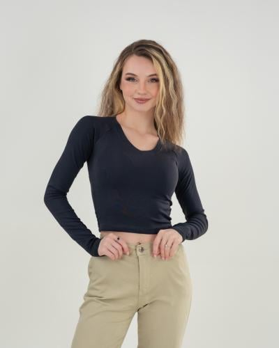 بلوزة نسائية قصيرة قطنية بياقة V