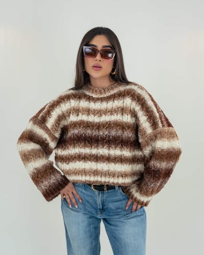 بلوزة شتوية قصيرة أوفر سايز – بني مخطط بيج