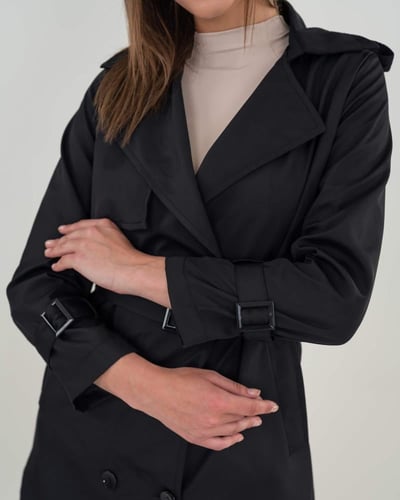 معطف نسائي طويل مقاوم للماء مع حزام