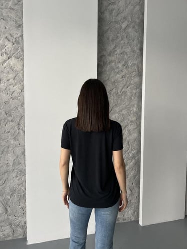 بلوزة نسائية قطن بياقة V