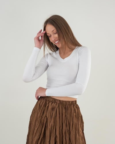 بلوزة نسائية قصيرة قطنية بياقة V