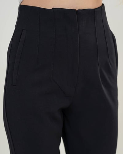 بنطلون نسائي بخصر عالي – قصة أنيقة