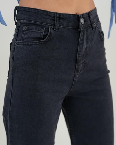 جينز نسائي أوفر سايز رصاصي غامق