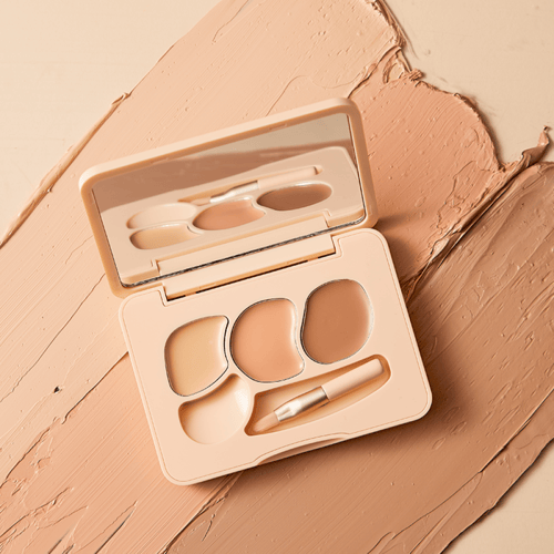 كونسيلر ثلاثي الألوان بلمسة خفيفة من آرتميس