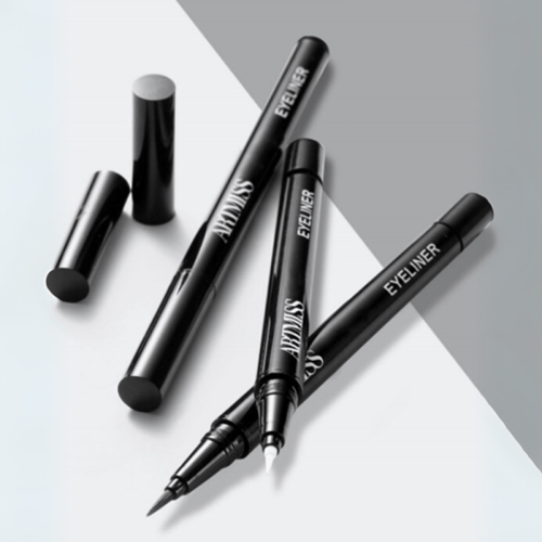 آيلاينر سائل دوّار لتثبيت اللون من آرتميس