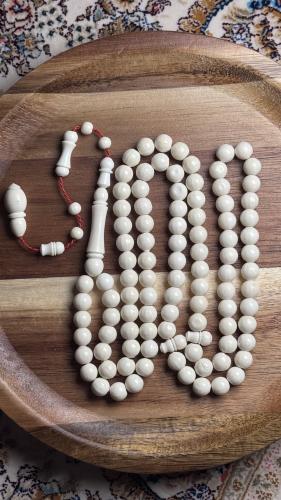 عظم جمل طبيعي – تصميم تمليكه فاخر (٩٩ خرزة)