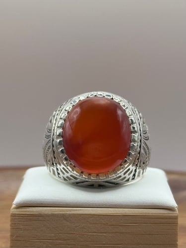 عقيق يماني مشمشي كرزي فاخر – فضة عيار 950