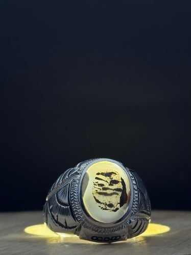 عقيق يماني مُصوَّر فاخر – فضة عيار 950