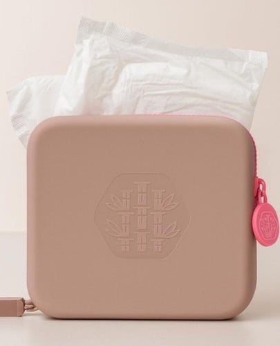 محفظة فوط لون نيود موكا ـ Nude Mocha